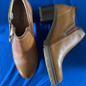 Pikolinos booties